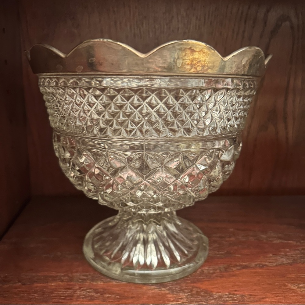 Gold and Cream Vase with Scalloped Edge and Intricate Diamond Cut Pattern